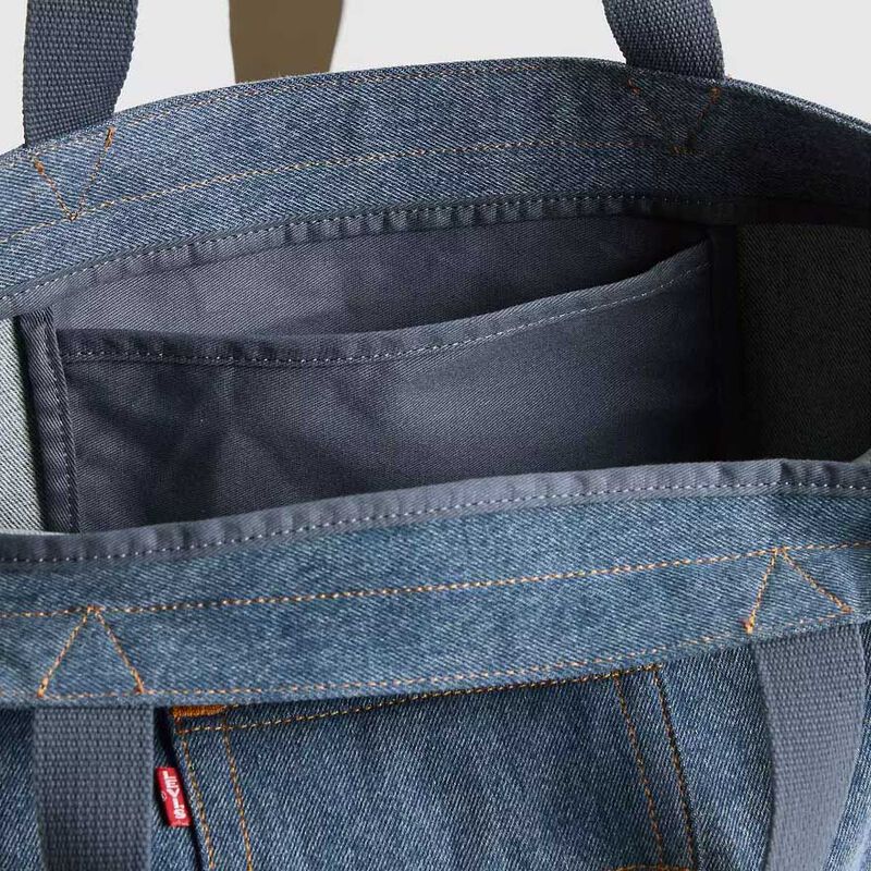 Levi's The Levi's Back Pocket Tote image number 2